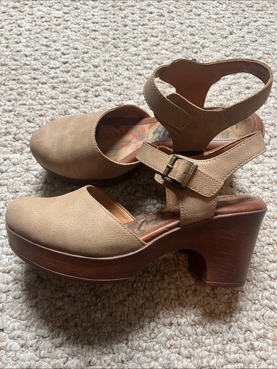 boc Shoes - boc Tan Platform Mary Jane Sandals with Buckle Ankle Strap